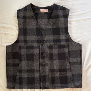 Filson Men's Black and Gray Plaid Vest